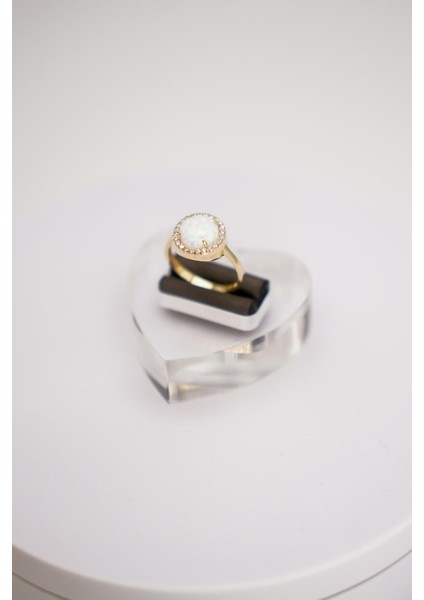 14 Ayar Altın Opal Taşlı Yüzük – Işıltılı Yuvarlak Form ve Zarif Taş Detaylı Tasarım fırsatları