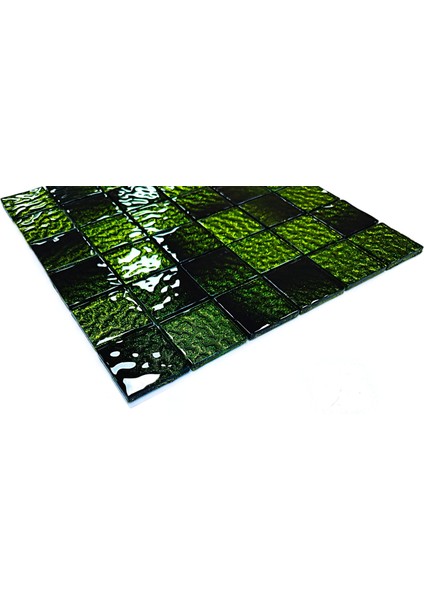 Mutfak Tezgah Arası ve Iç Mekan Kaplama ve Dekorasyon Uygulamalarında Tüm Yüzeyler Için, 48X48MM. Siyah-Yeşil Sim Efekti. 30X30CM. Fileli Kristal Mozaik. fiyatları