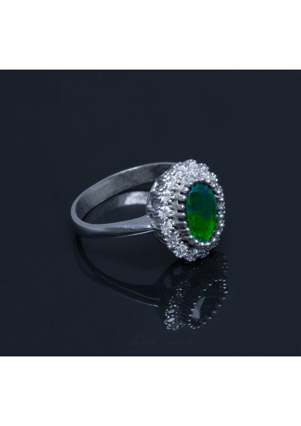 Zümrüt Yeşili Taşlı 925 Ayar Gümüş Kadın Yüzük Parmağa Göre Ayarlanır 3.81 gr fiyatları