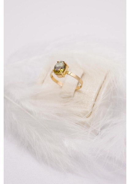 Dikdörtgen Sultanit Taşlı Minimal Altın Yüzük 14 Ayar Zarif Tasarım modelleri