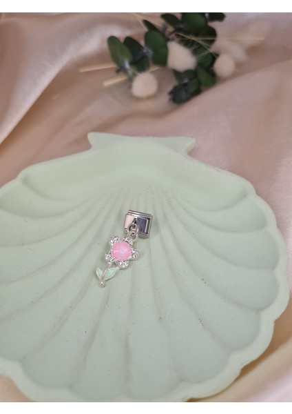 Pembe Taşlı Çiçek Figürlü Charm – Kadın Bileklik Uyumlu Sallantılı Charm Aparat