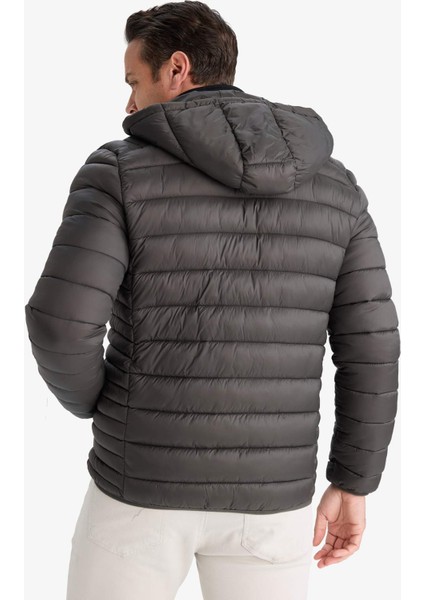 Su İtici Slim Fit Dar Kesim İç Cep Detaylı Kapüşonlu Fermuarlı Cepli Şişme Mont N4661AZ25AU