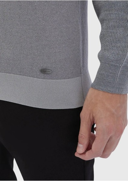 Gri Bisiklet Yaka Jakarlı Yün Karışımlı Triko Kazak indirimleri