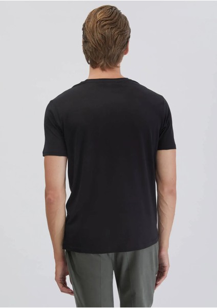 Siyah Düz Bisiklet Yaka T-Shirt indirimleri