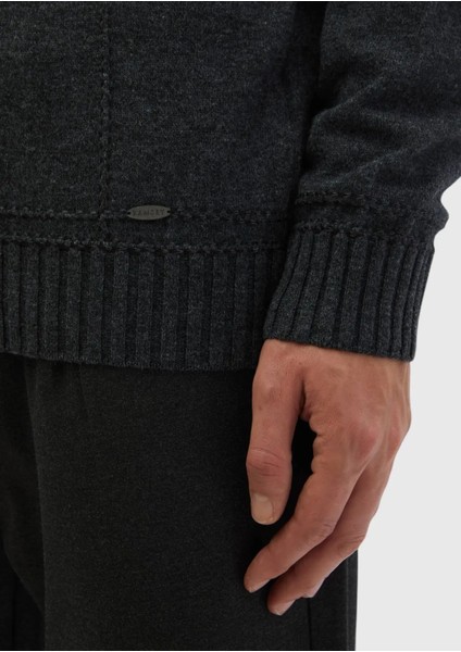 Antrasit Bisiklet Yaka Jakarlı Yün Karışımlı Triko Kazak fırsatları