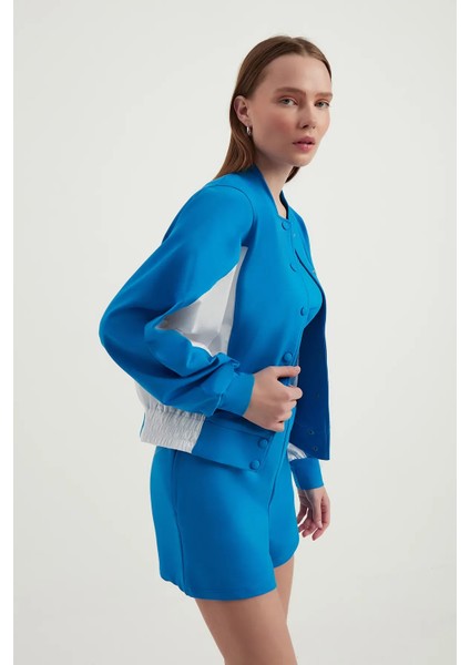 Kadın Renk Bloklu Yüksek Boyunlu Düğmeli Sweatshirt Blue modelleri