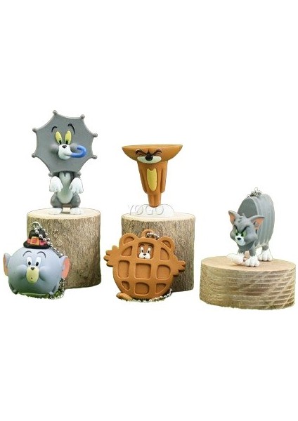 Tom ve Jerry, Anahtarlık Figürlerinden Oluşan Beş Parçalı Bir Set Oluşturur (Yurt Dışından)