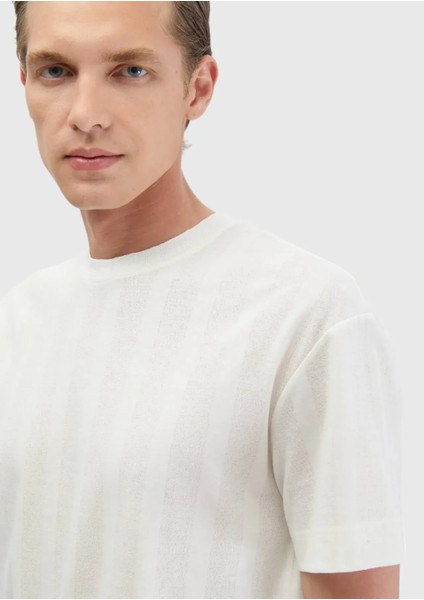 Ekru Jakarlı Bisiklet Yaka %100 Pamuk T-Shirt modelleri