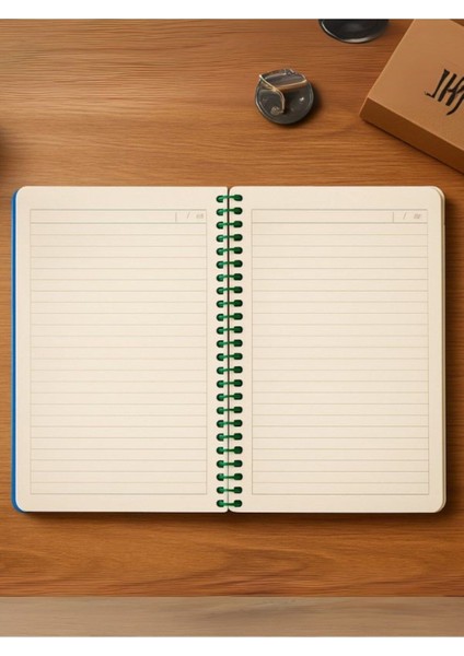 Öğrenci ve Ofis Kullanımı Için Uygun Film Klaketi Tasarımlı Spiralli Çizgili Defter 80 Yaprak fiyatları