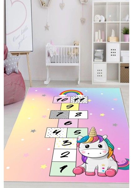 Dijital Baskılı Dekoratif Kaymaz Taban Yıkanabilir Unicorn Temalı Seksek Çocuk Halısı fırsatları
