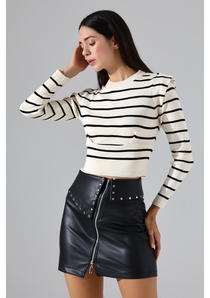 Siyah Deri Zımbalı Mini Etek fırsatları