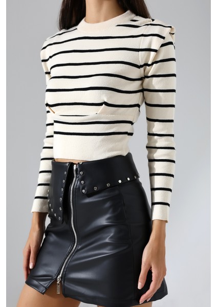 Siyah Deri Zımbalı Mini Etek