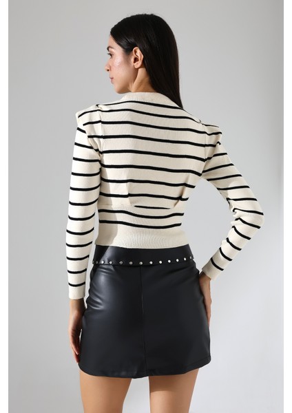 Siyah Deri Zımbalı Mini Etek