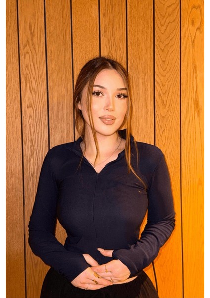 Siyah Yarım Balıkçı Yaka Fermuarlı Body 2447