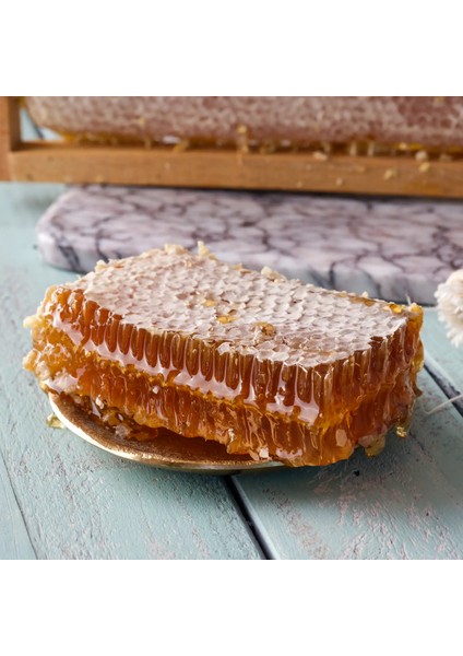 Kars Yüksek Rakım Petek Çiçek Balı Saf ve Yoğun Aromalı 1 kg