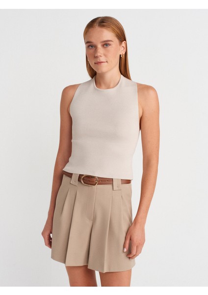 71663 Normal Bel Pili Detaylı Şort-Bej fırsatları