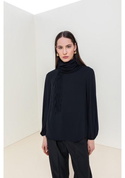 Yaka Detay Dökümlü Bluz 26W10820 fiyatları