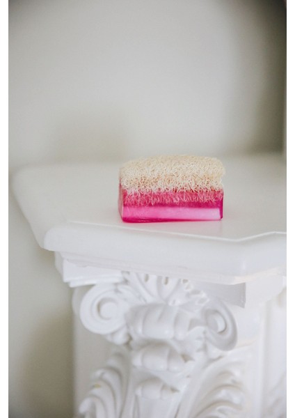 The Touch By Seda Doğal Kabak Lifli Sabun - Gül Aromalı, Cildi Nemlendiren ve Ferahlatan, 100 gr