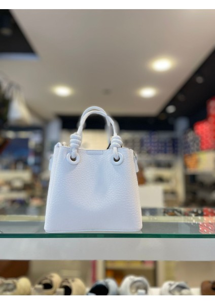 Kadın Vegan Deri Charmlı Küçük Minimal Mini Klasik Günlük Omuz Çantası fırsatları