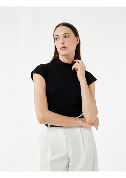 Kolsuz Pamuklu Dik Yaka Tişört