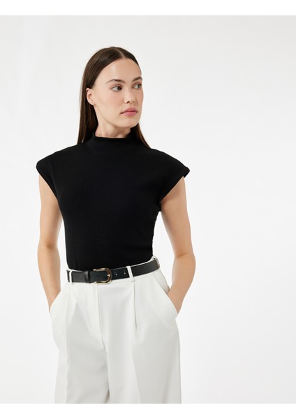 Kolsuz Pamuklu Dik Yaka Tişört fiyatları