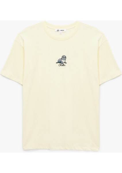 Kısa Kollu Bisiklet Yaka Nakışlı Oversize Tişört modelleri