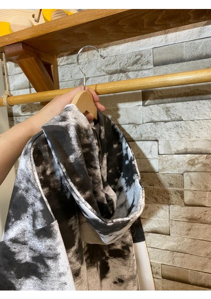 Aysbebe Batik Desenli Kapşonlu Sweat Unısex fırsatları