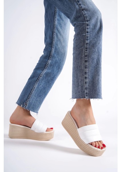 Dolgu Topuklu Ortopedik Taban Hasır Görünümlü Kadın Terlik - Beyaz Reına