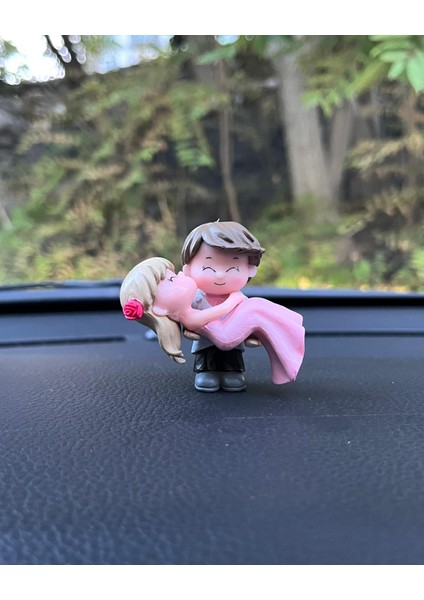 Araba Içi Torpido Üstü Kucaklaşan Gelin Damat Çift Biblo Aksesuar Torpido Süsü Sevgiliye Hediye