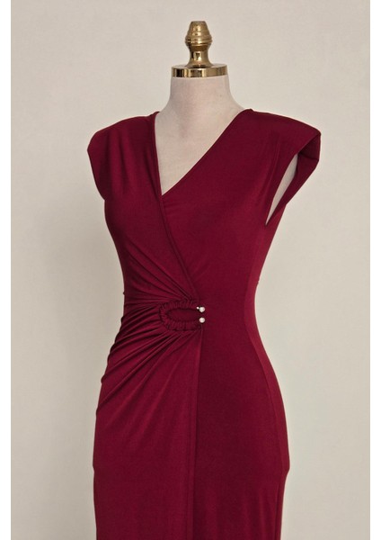 Bordo V Yaka Tokalı Elbise 251622 fırsatları