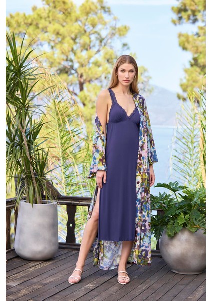 Kadın Desenli ve Dekolteli Dantelli Sabahlık Takımı 25050 fırsatları