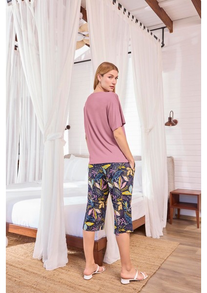 Kadın Yaprak Desenli Kısa Kollu V Yaka Kapri Takımı 25121 indirimleri