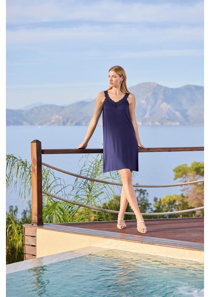 Kadın Çiçek ve Yaprak Desenli Dantelli ve Dekolteli Sabahlık Takımı 25086 indirimleri