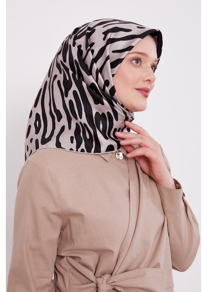 Siyah Leopar Desen Twill İpek Eşarp modelleri