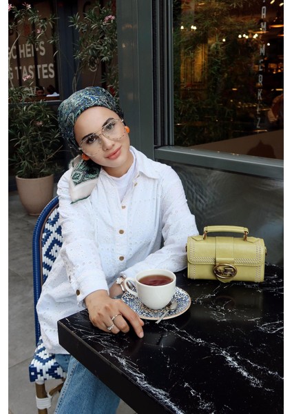 Yeşil Etnik Desen Twill Ipek Eşarp