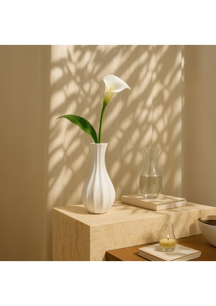 Dalgalı Form Minimal Vazo – Modern Dekoratif Obje