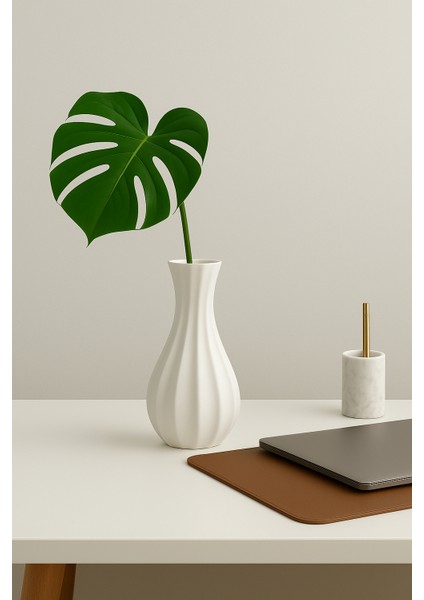 Dalgalı Form Minimal Vazo – Modern Dekoratif Obje