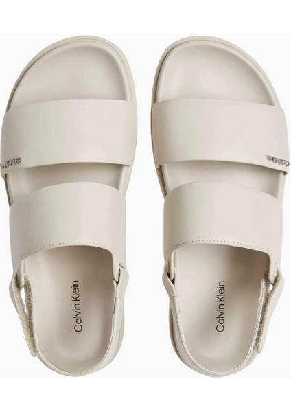 Flat Sandal Metal Logolu Kadın Sandalet fırsatları