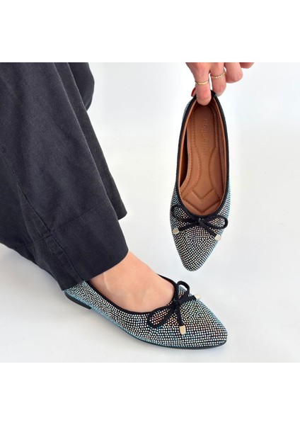 Siyah Saten Işlemeli Kadın Babet fırsatları