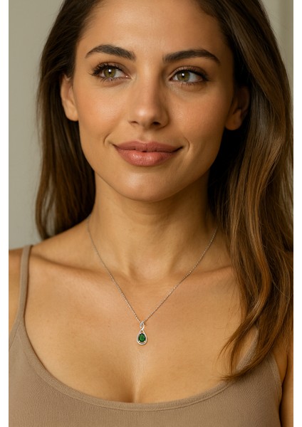 Gümüş Su Damlası Pırlanta Model Zümrüt Zirkon Taşlı Gümüş Kolye fiyatları