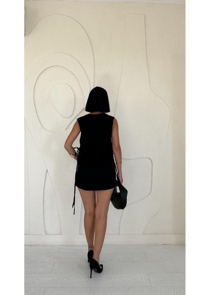 Siyah Yanları Bağcıklı Yelek modelleri