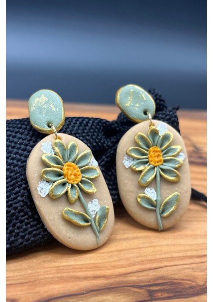 Miyapetya Özel Tasarım Modern Altın Renk Dokunuşlu Çiçek Desenli El Yapımı Polimer Kil Küpe fiyatları