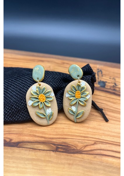 Miyapetya Özel Tasarım Modern Altın Renk Dokunuşlu Çiçek Desenli El Yapımı Polimer Kil Küpe fırsatları