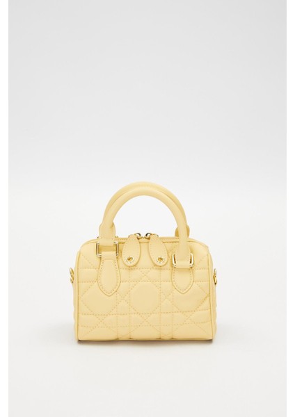 Sarı Kilit Aksesuar Detaylı El Çantası fırsatları