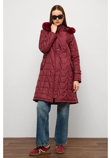 Çıkabilir Kürklü Kapüşonlu Fermuar Kapamalı Kapitone Mont Bordo 6779 fırsatları