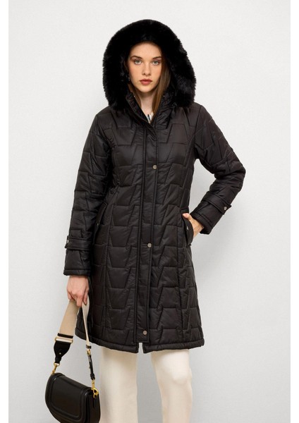 Çıkabilir Kürklü Kapüşonlu Fermuar Kapamalı Kapitone Mont Siyah 6779 modelleri