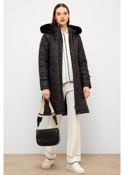 Çıkabilir Kürklü Kapüşonlu Fermuar Kapamalı Kapitone Mont Siyah 6779 fırsatları
