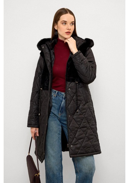 Çıkabilen Kürklü Kapüşonlu Pelüş Garnili Kapitone Mont Siyah 6781 fırsatları