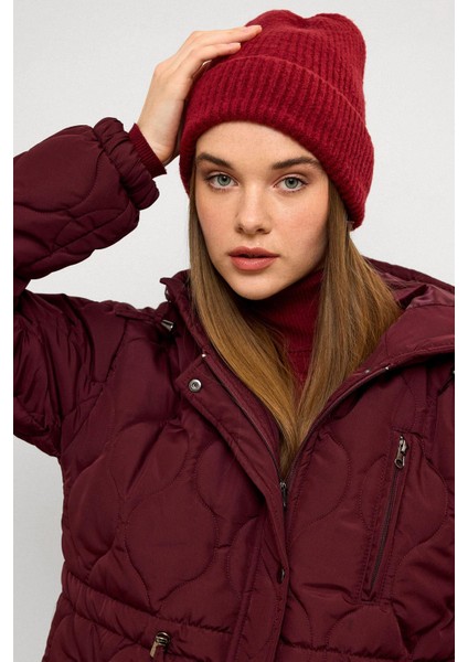 Kapüşonlu Beli Bağcıklı Kısa Kapitone Mont Bordo 6777 fırsatları