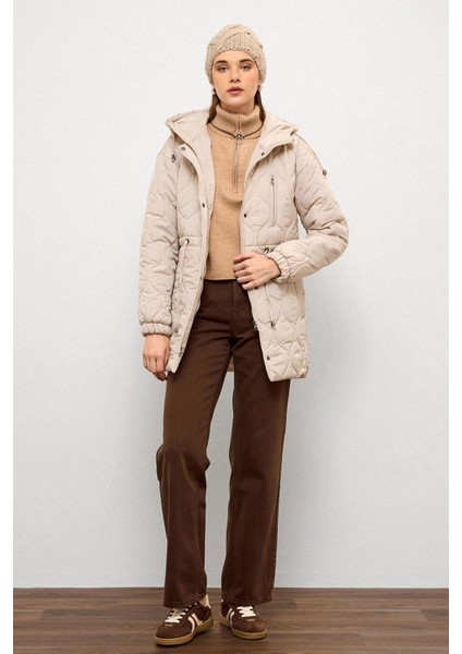 Kapüşonlu Beli Bağcıklı Kısa Kapitone Mont Taş 6777 modelleri